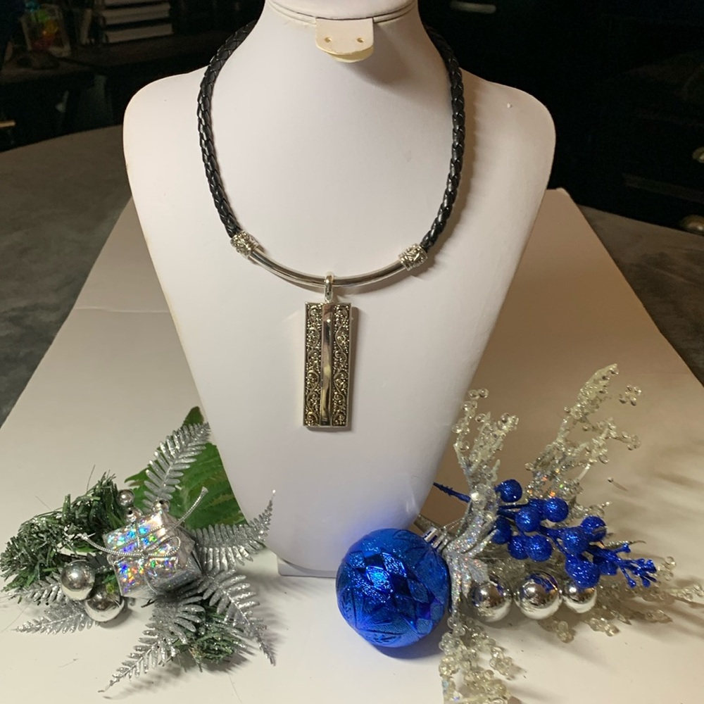 Similar to the Iconic Brighton, Bold Silver Inlaid Necklace, faux Leather, NWT